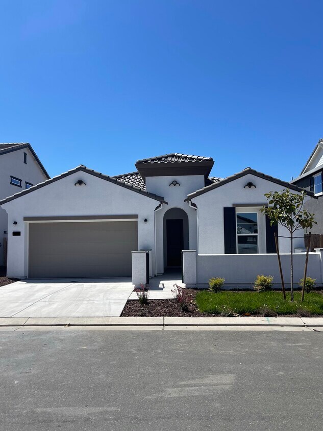 Foto principal - 2053 Carmel Rnch Cir
