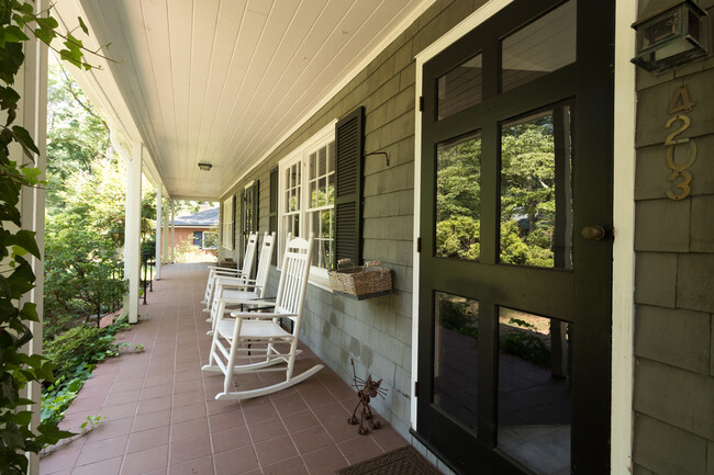 Building Photo - 4203 Henderson Rd