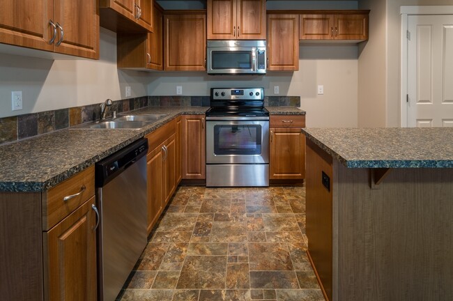 Building Photo - 5919 NE 71st Ct