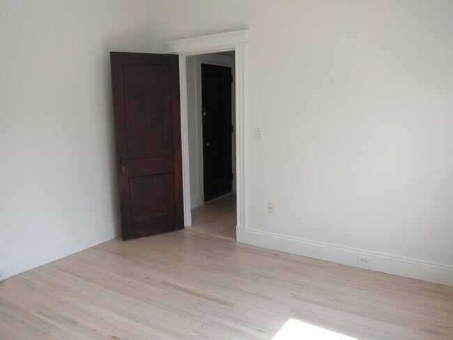 Foto del edificio - 15 Park Dr