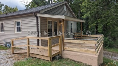 Building Photo - 1302 Hebron Rd