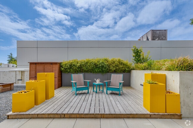 2nd Floor Amenity Space - The Shelley - Student Rental
