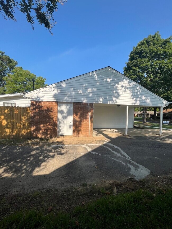 Building Photo - 2177 Cedar Point Cv - Available Now!