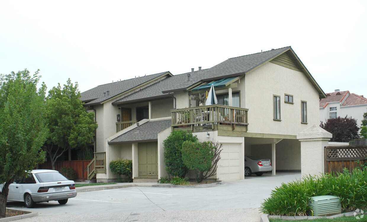 Primary Photo - 4906-4910 Canto Dr