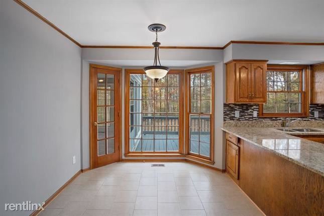 Building Photo - 5 br, 2 bath House - 160 Creekview Trail