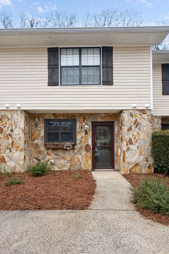 2 Bedroom/2.5 bath near Lake Lanier - 2 Bedroom/2.5 bath near Lake Lanier