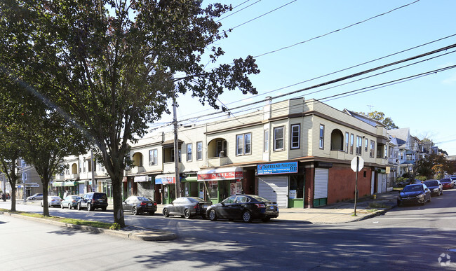 Building Photo - 2505-2541 Main St