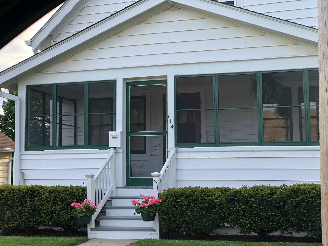 114 S Hartwell Ave, Waukesha, WI 53186 House Rental in Waukesha, WI