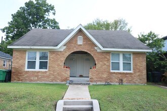 Building Photo - 2515 Cleburne St