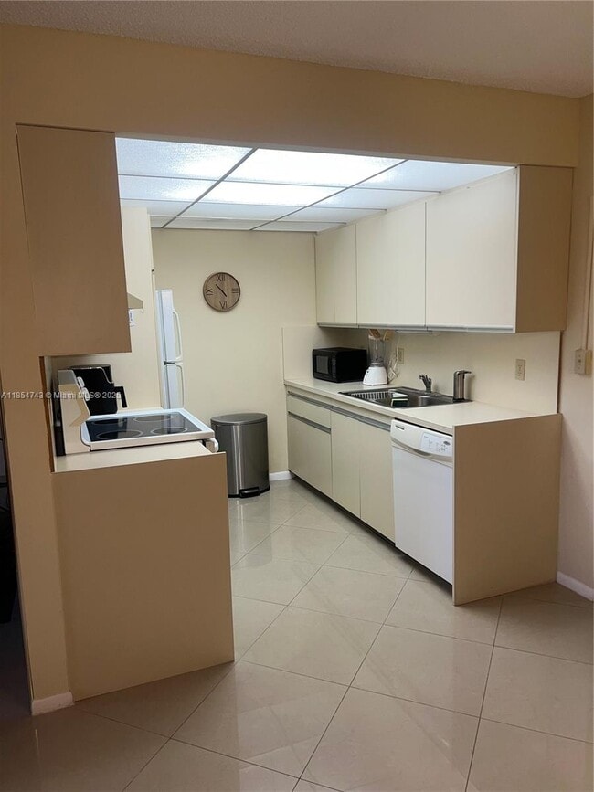 Building Photo - 3405 Bimini Ln