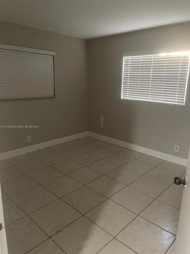 Foto del edificio - 5424 NW 17th Ct