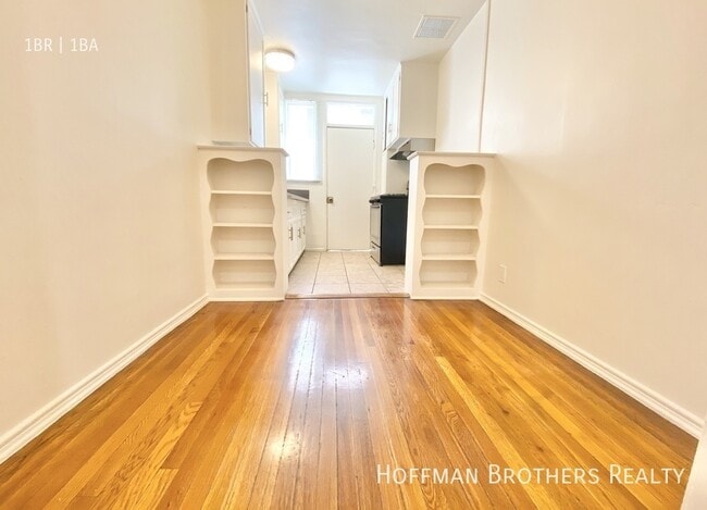 Building Photo - 506 Normandie Ave
