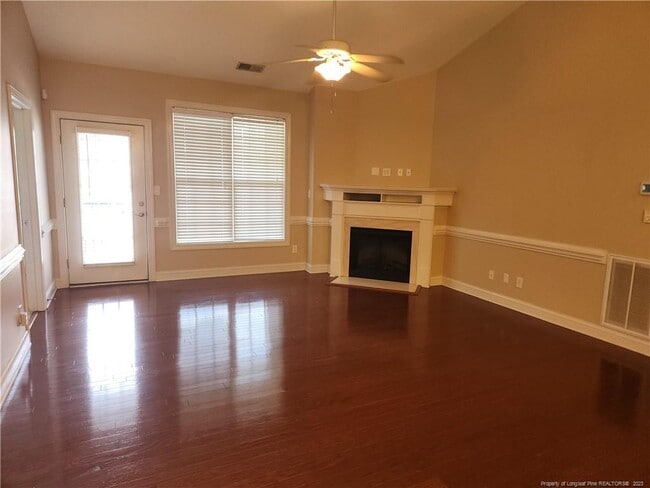 Building Photo - 212 Fountainhead Ln