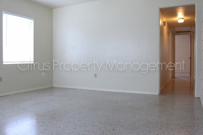 Building Photo - Two Bedroom Duplex