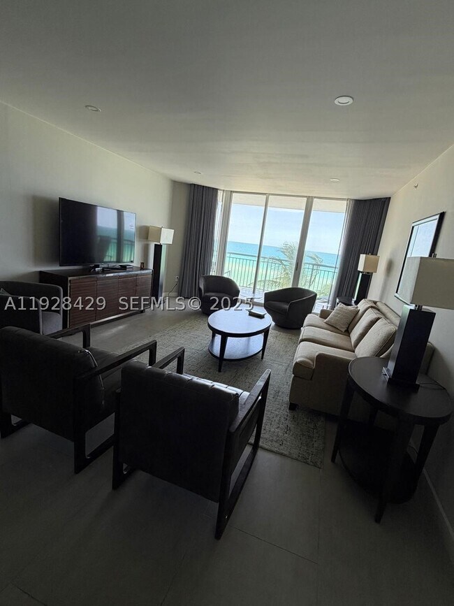 Foto del edificio - 17375 Collins Ave