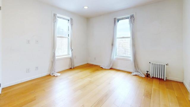 Building Photo - 3 bedroom in NEW YORK NY 10040