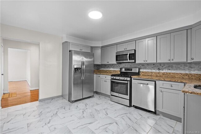 Building Photo - 57 College Pl