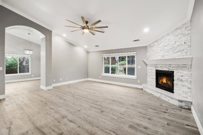 Foto del edificio - 3451 Woodbury Dr