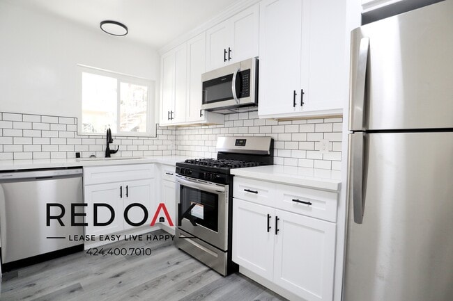 Building Photo - Completely Remodeled Charming Two Bedroom ...