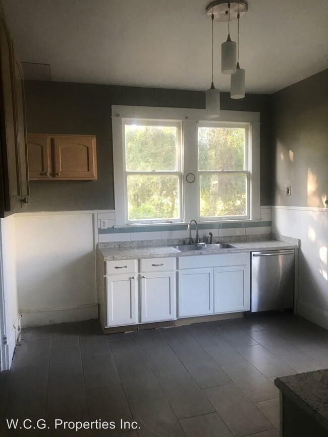 Building Photo - 1 br, 1 bath House - 123 E. Gregg
