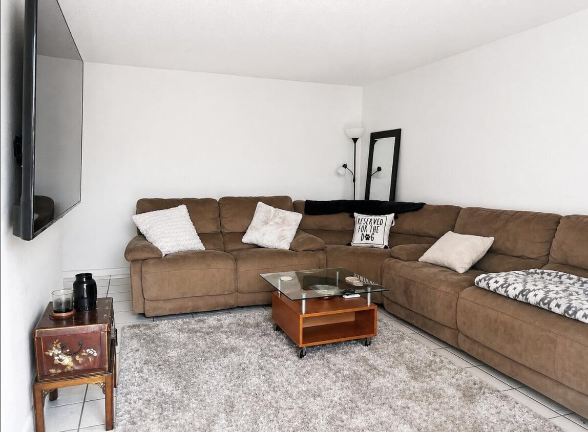 Foto del edificio - 4209 S Olive Ave