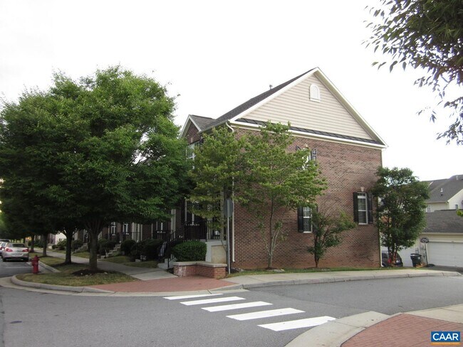 Foto del edificio - 2130 Lockwood Dr