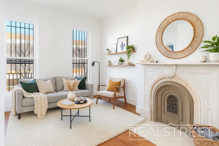 Foto principal - Spacious Modern 2BR in Bed-Stuy | Prime Willoughby & Marcy Location