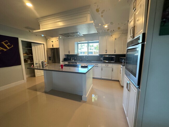 Foto del edificio - 6521 SW 33rd St