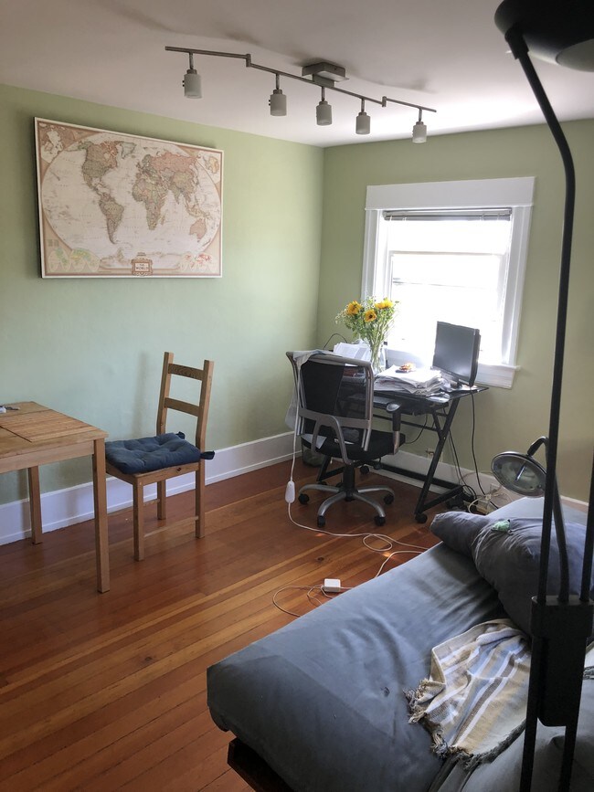 Building Photo - 1627 Francisco St