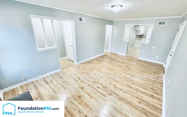 Foto del edificio - 5725 Maple Tree Dr