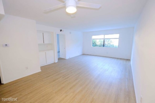 Building Photo - 4100 Whitsett Ave