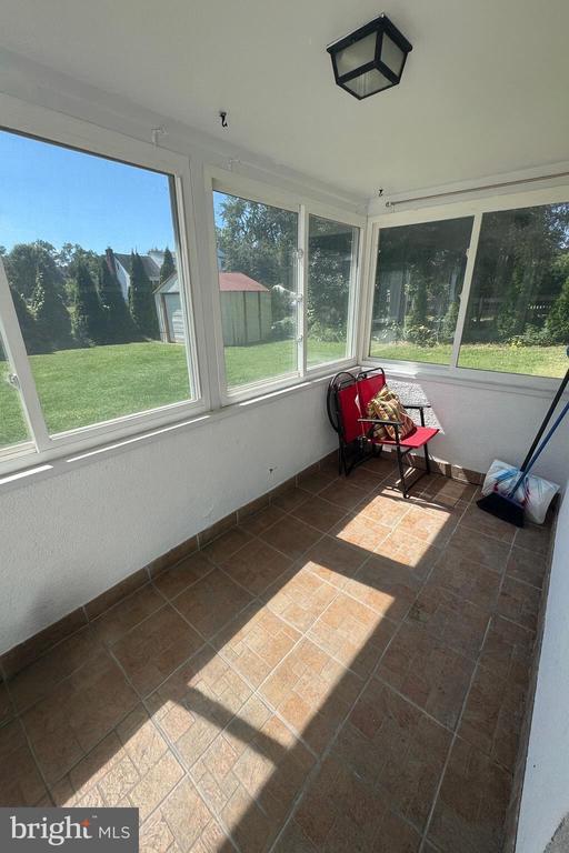Foto del edificio - 871-UNIT Highland Ave