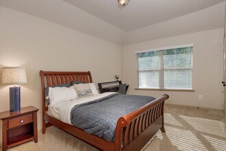 Building Photo - 222 Hawkhurst Ct
