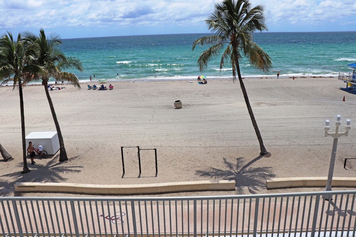 400 N Surf Rd, Hollywood, FL 33019 Condo for Rent in Hollywood, FL