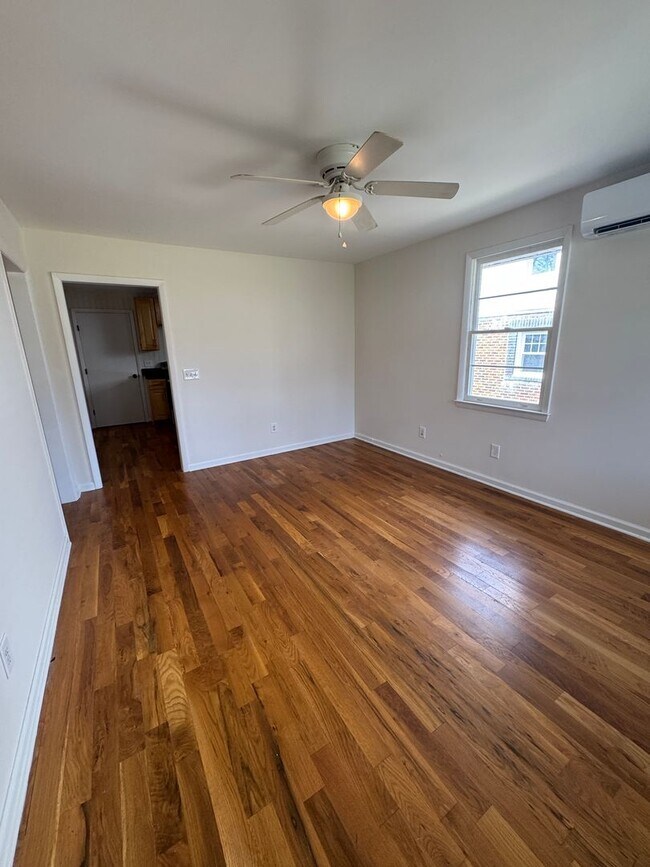 Foto del edificio - 1036 Seymour Ave
