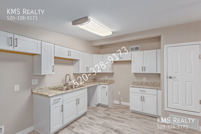 Building Photo - 858 W Virginia-
