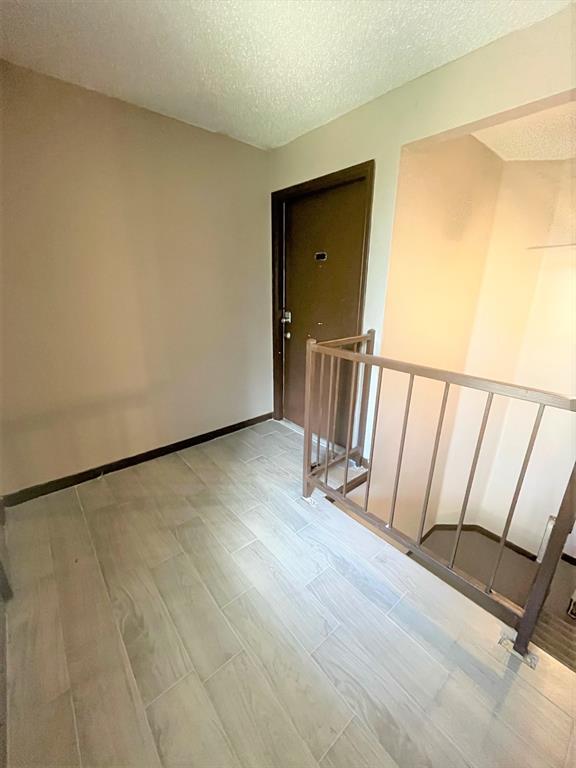 Foto del edificio - 12100 Overbrook Ln
