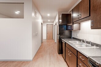1BR, 1BA - B1 - Lake Street Dwelling