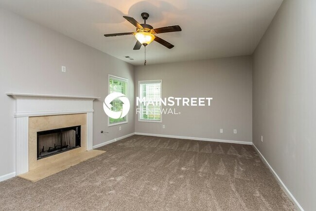 Foto del edificio - 4 Bedroom Pet-Friendly Home in Snellville, GA with Main Street Renewal