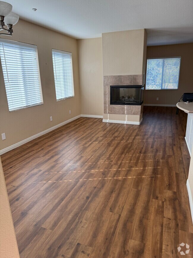 Building Photo - 3177 Dehesa Rd