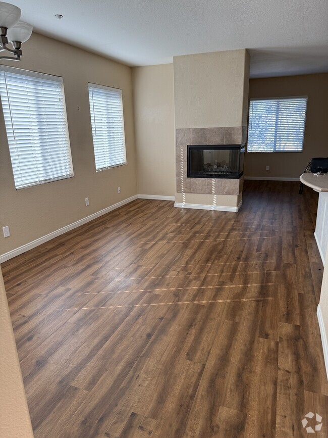 Building Photo - 3177 Dehesa Rd