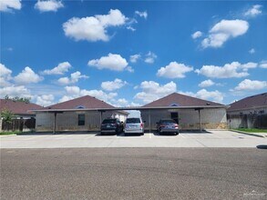 Building Photo - 1301 W Garfield Ave