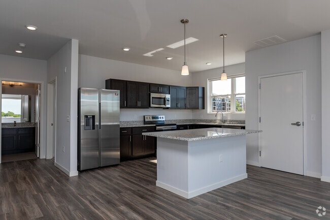 2BR, 2BA + Office - Midtown Reserve Apartments