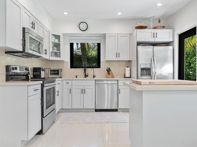 Foto del edificio - 373 NE 104th St