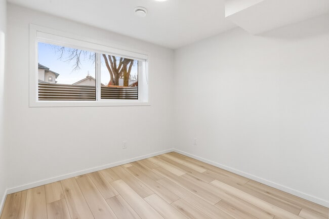 Building Photo - 16006-16103 103 Ave NW