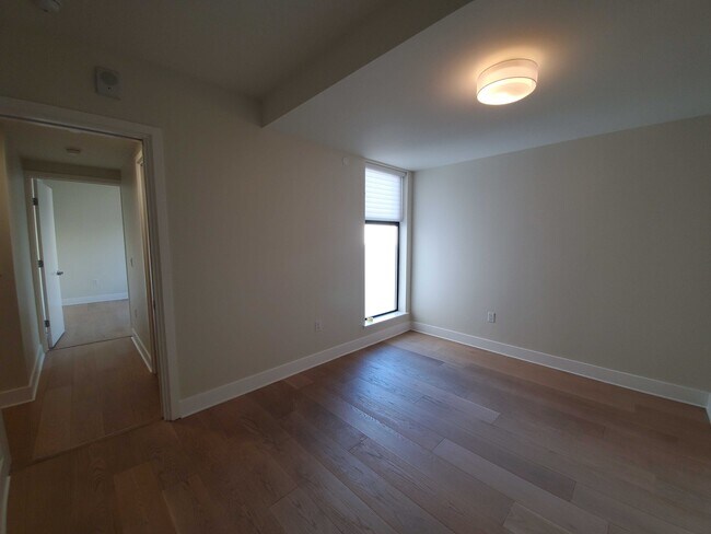 Building Photo - 1080 Sutter St