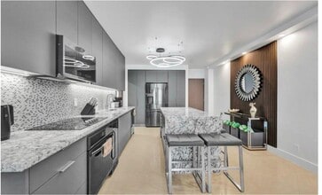 Building Photo - 4001 S Ocean Dr