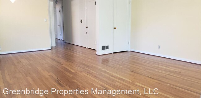 Foto del edificio - 2 br, 1 bath House - 38 NE 61st Ave.