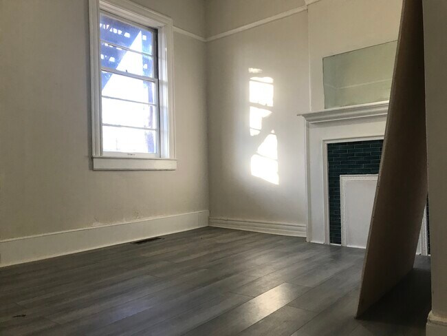 Master bedroom - 1230 S Brook St