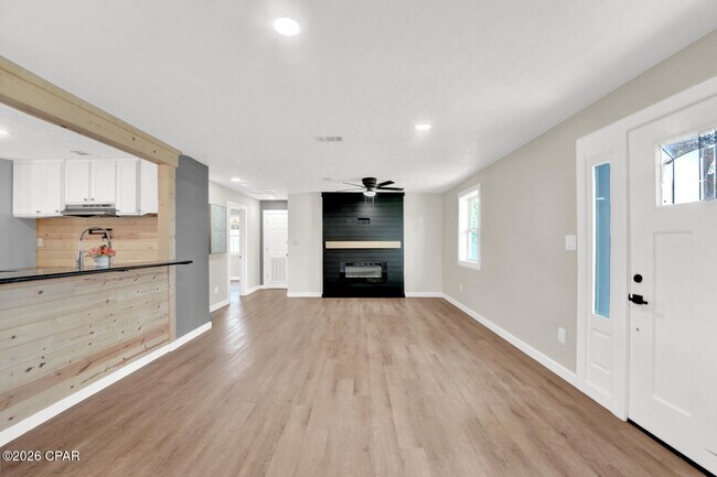 Foto del edificio - 1408 Wilmont Ave.